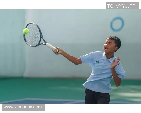 杭州网球队中路突破解析：如何在网球赛场上实现战术创新与团队协作